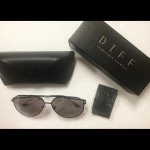 DIFF SUNGLASSES “NALA”